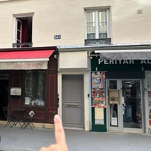 Parisian Style Private With Shared Bathroom Near Bastille And Gare De Lyon Paris